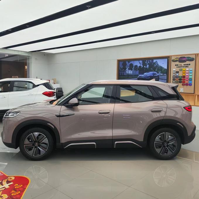 Véhicule électrique 2025 BYD Yuan vers le haut Véhicule électrique avec 401 km de portée entièrement électrique 1