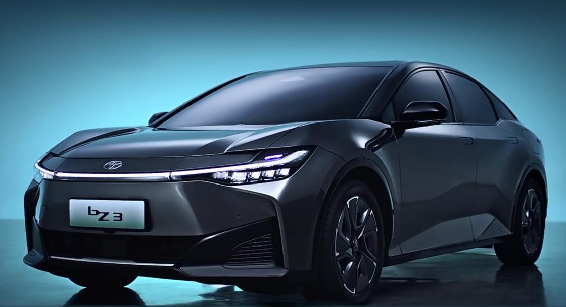 Black Electric EV Car TOYOTA BZ3 2022 2023 517km Range Adult Sedan
